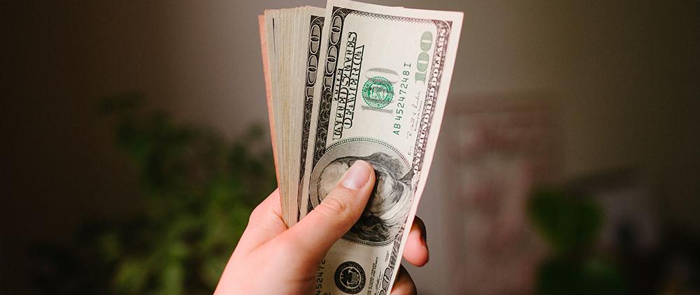salario minimo badante aes domicilio monza