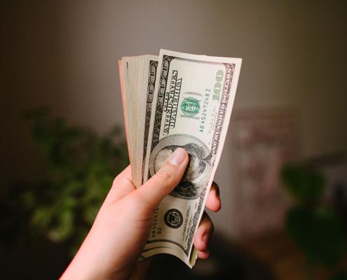 salario minimo badante aes domicilio monza