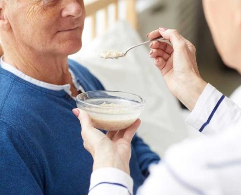 problemi alimentazione badante Monza