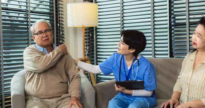 assistenza infermieristica privata badanti vantaggi anziano monza